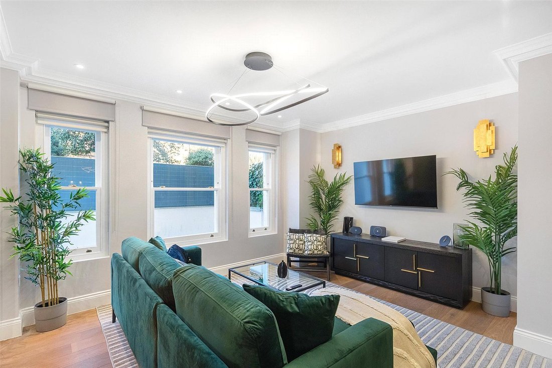 Apartment in Kilburn Park, Brent, England 2 - 17676956