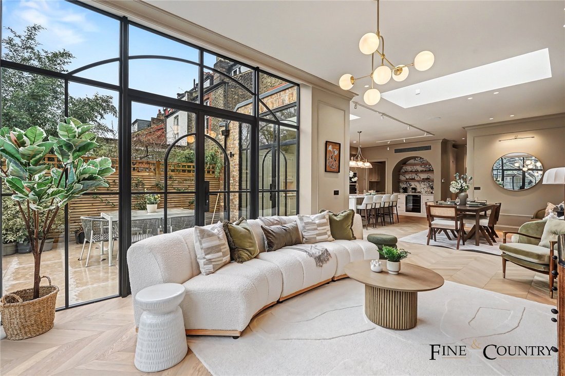 House in Brondesbury Park, Brent, England 2 - 17676601