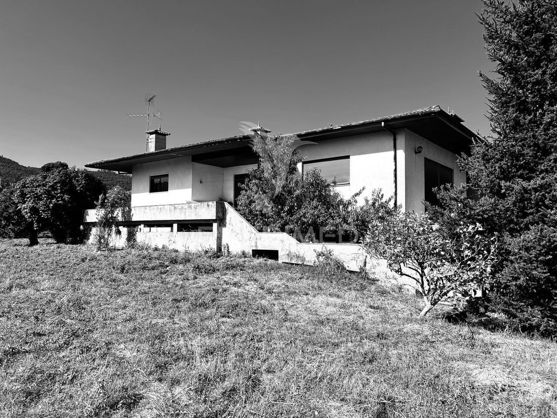 House in Vilarinho das Cambas, Braga, Portugal 1 - 15944413