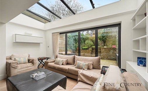 House in Brondesbury Park, Brent, England 1