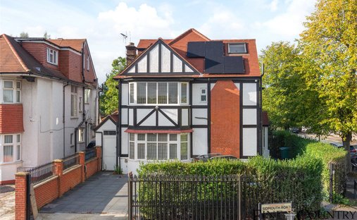 House in Brondesbury Park, Brent, England 1