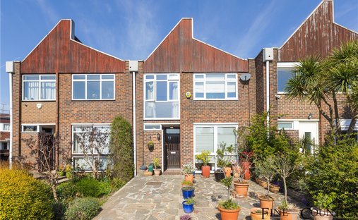 House in Brondesbury Park, Brent, England 1