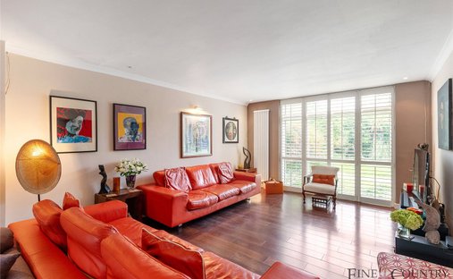 House in Brondesbury Park, Brent, England 1