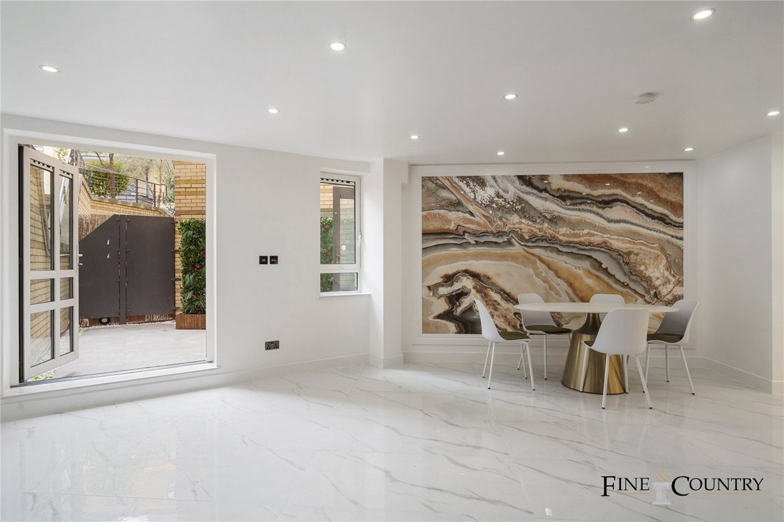 Apartment in Kilburn Park, Brent, England 3 - 17676831