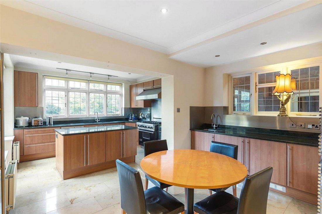 House in Cricklewood, Brent, England 5 - 17676947