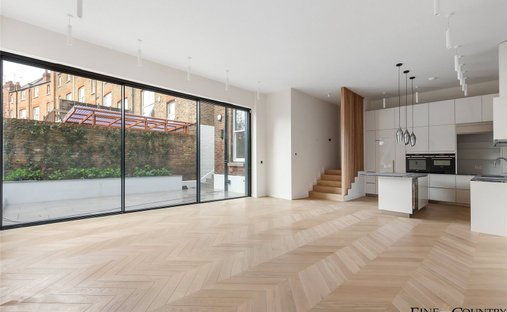 Apartment in South Hampstead, Camden, England 1