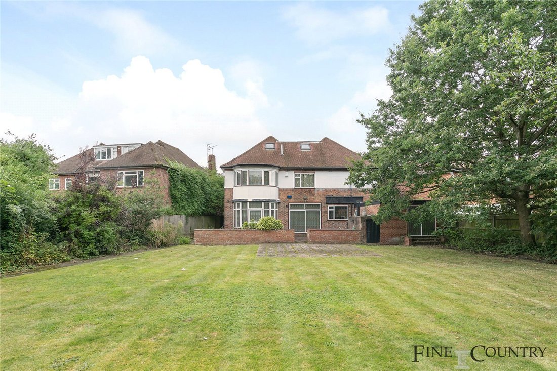 House in Brondesbury Park, Brent, England 2 - 17676885