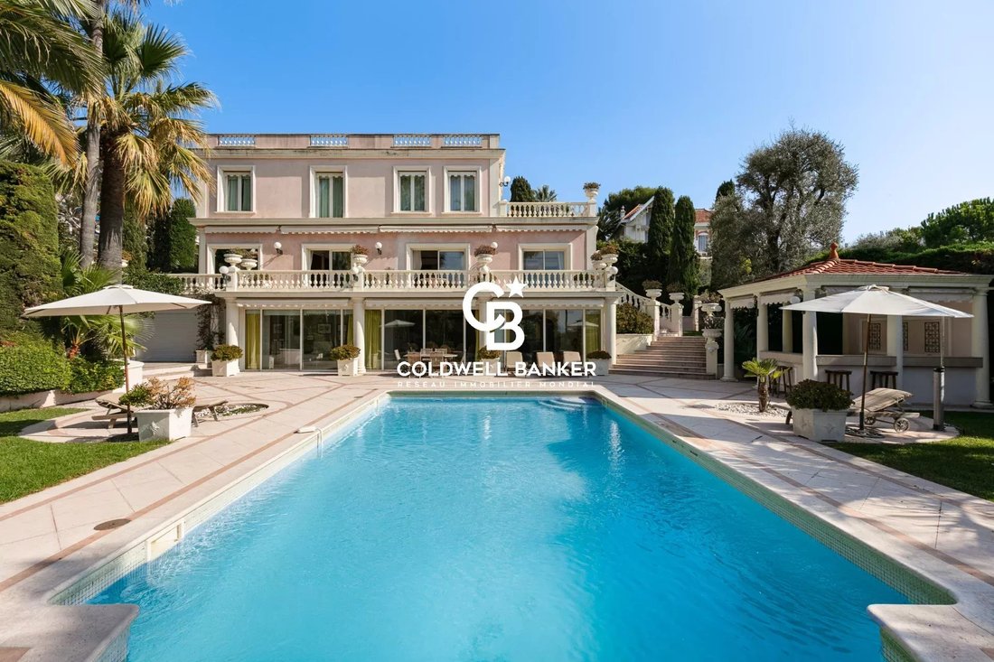 Villa in Antibes, Provence-Alpes-Côte d'Azur, France 3 - 17676548