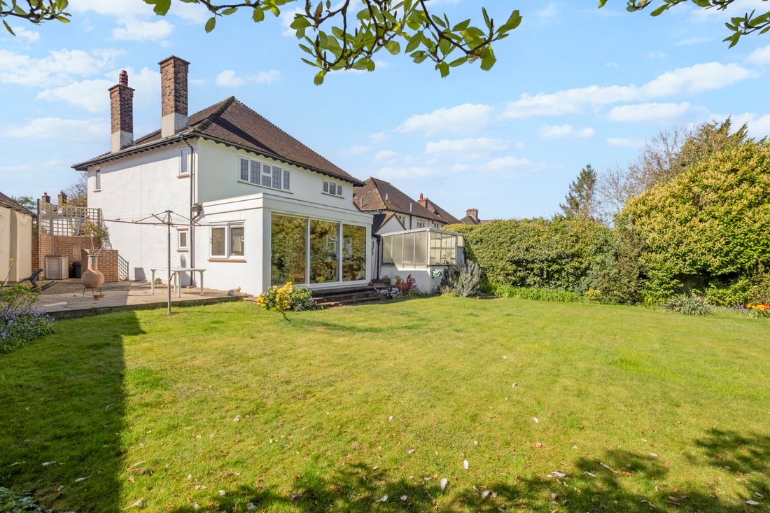 House in London Borough of Sutton, England 3 - 17676562