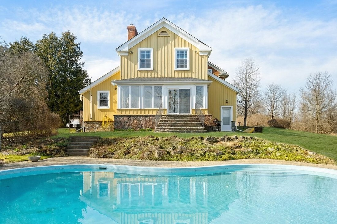 Farm Ranch in Nobleton, Ontario, Canada 2 - 17676533