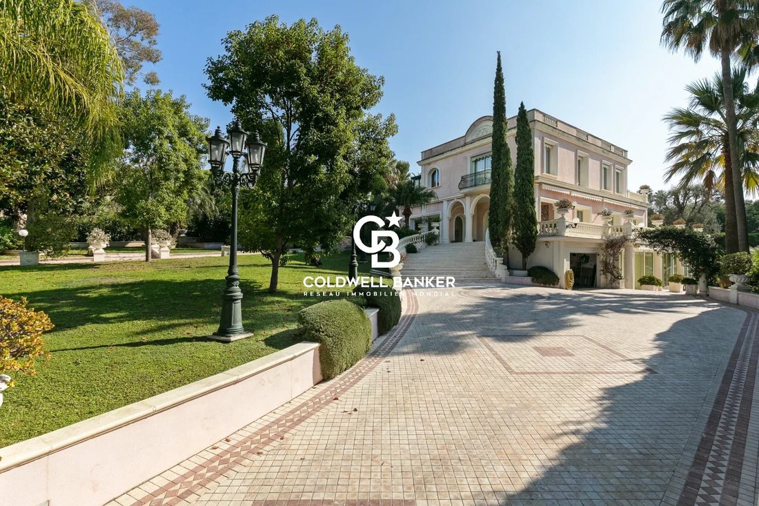 Villa in Antibes, Provence-Alpes-Côte d'Azur, France 2 - 17676548