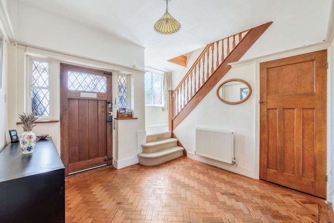 House in London Borough of Sutton, England 5 - 17676562