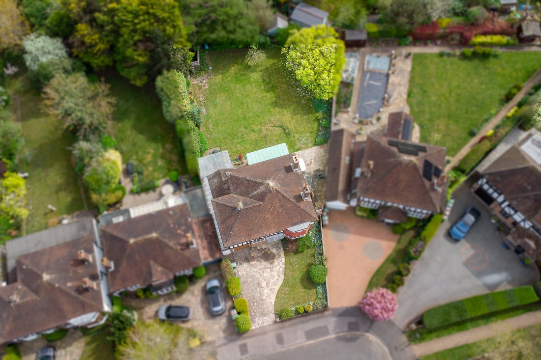 House in London Borough of Sutton, England 1 - 17676562