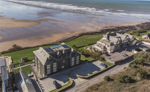 Penthouse in Saunton, England 1