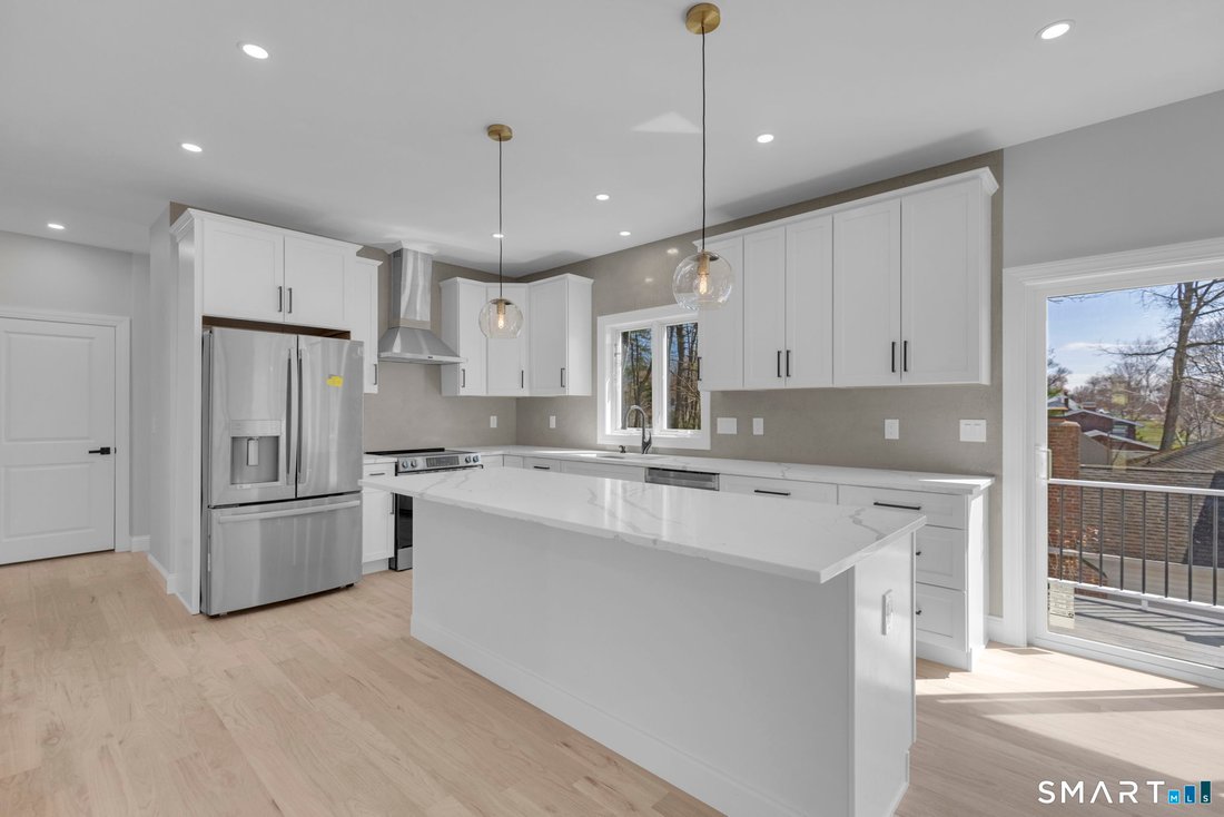 House in Bristol, Connecticut, United States 5 - 17649801