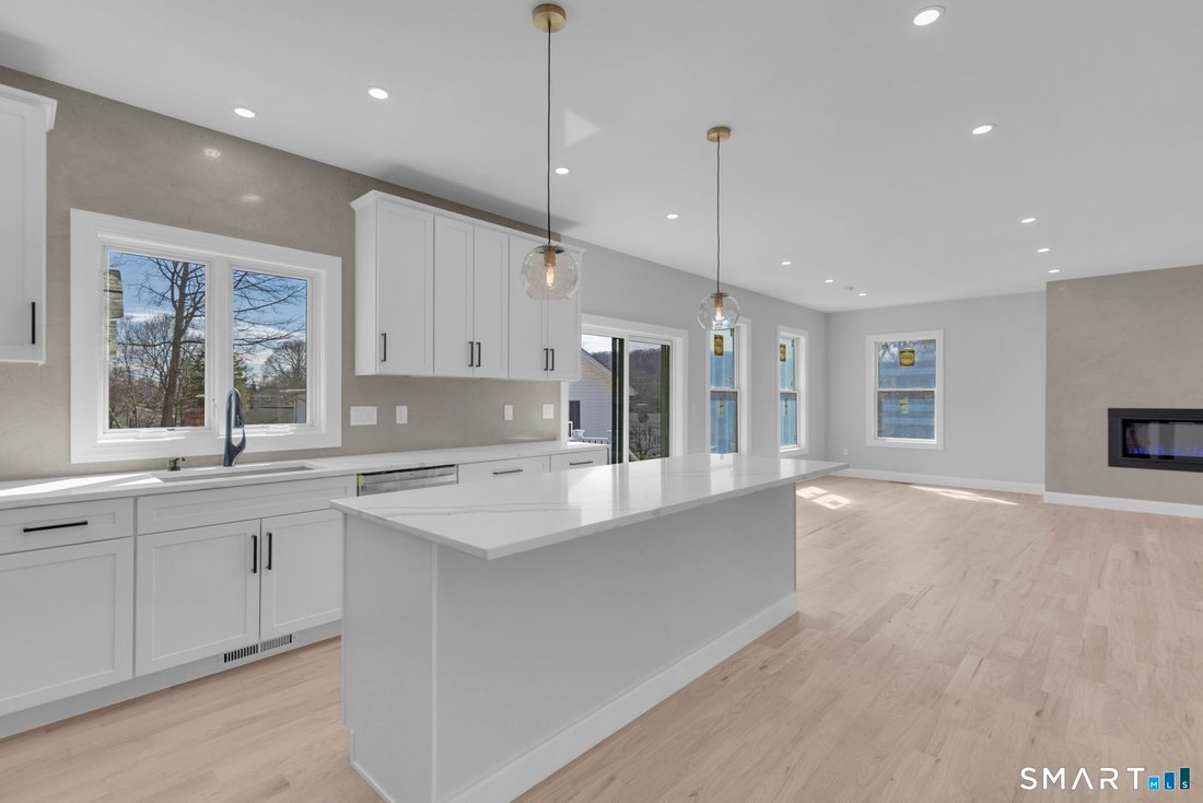 House in Bristol, Connecticut, United States 3 - 17649801