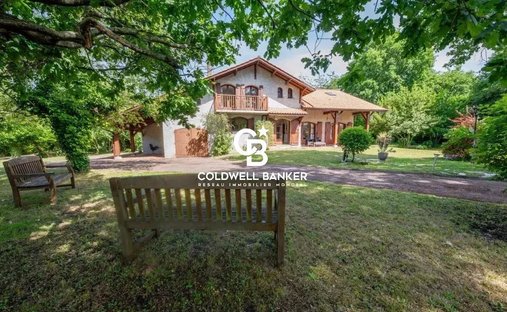 House in Saint-Medard-en-Jalles, Nouvelle-Aquitaine, France 1