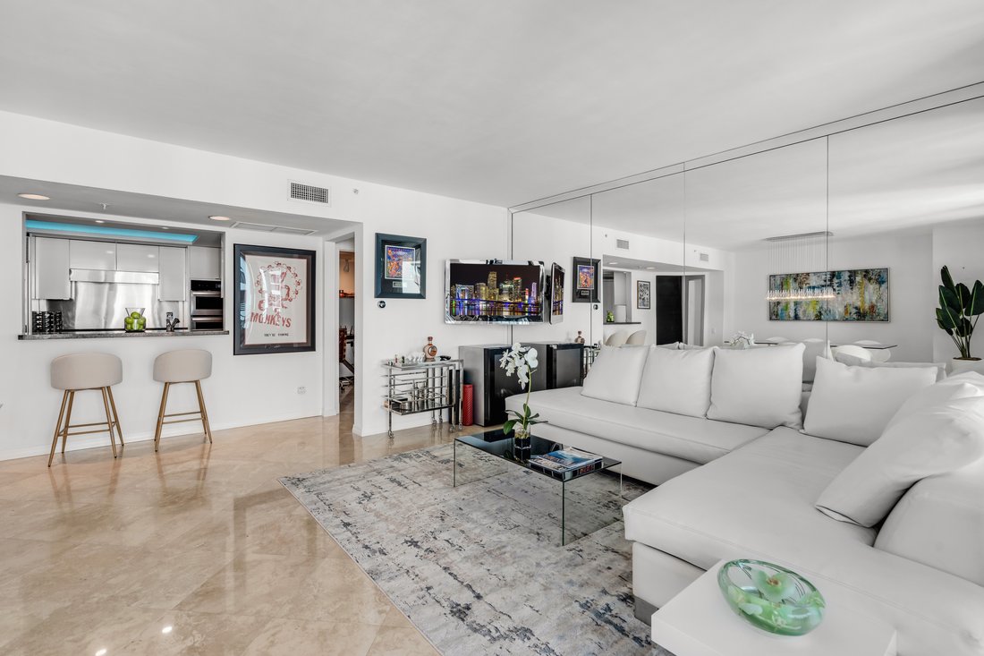 Condo in Miami Beach, Florida, United States 2 - 17677121