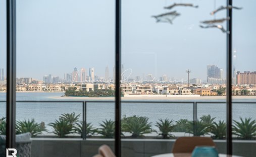 Apartment in Palm Jumeirah, Dubai, United Arab Emirates 1
