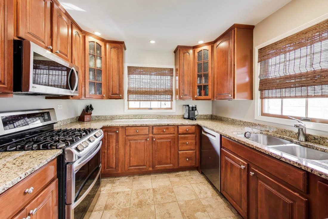 House in Elmhurst, Illinois, United States 4 - 17677074