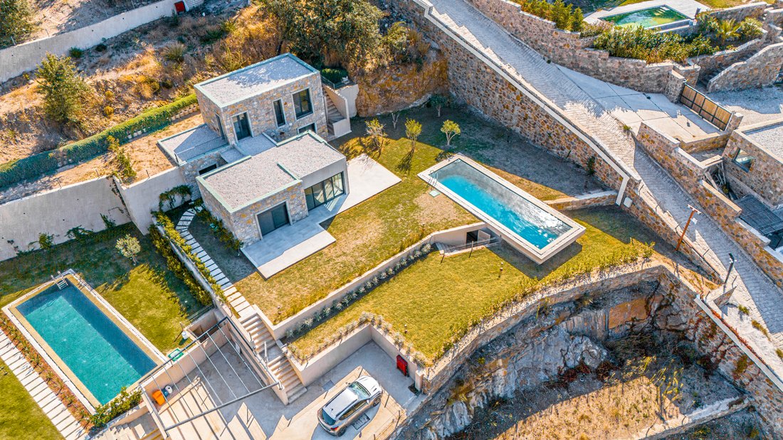 Villa in Gümüşlük, Muğla, Turkey 1 - 17676950