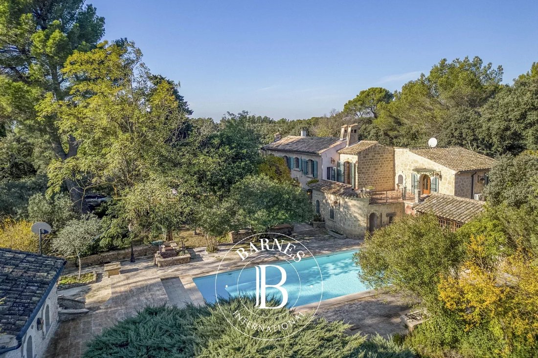 Country House in Avignon, Provence-Alpes-Côte d'Azur, France 2 - 15347728