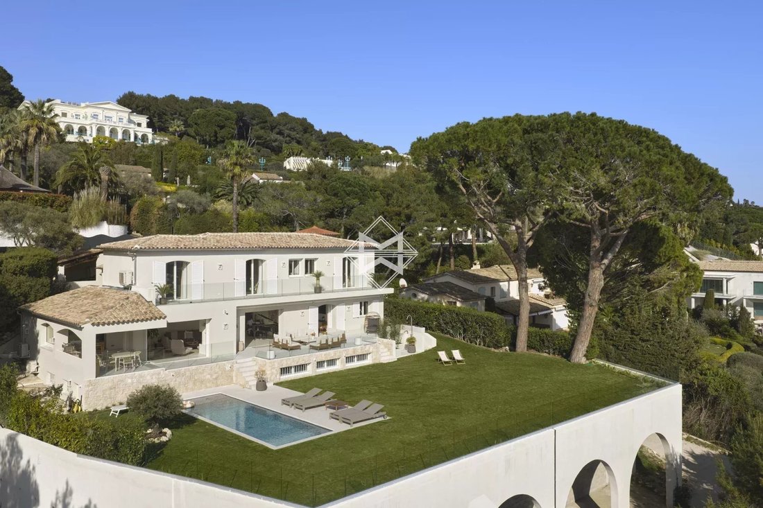 Villa in Cannes, Provence-Alpes-Côte d'Azur, France 1 - 17591882