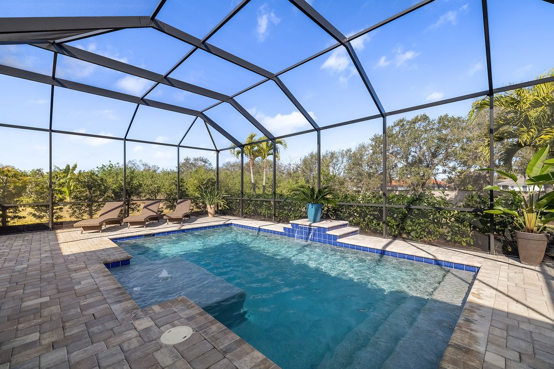 Bradenton, Florida, United States 5 - 17677133