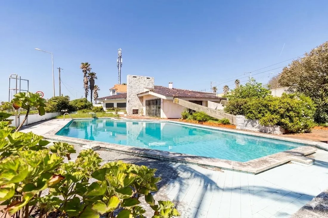 Villa in Carcavelos e Parede, Lisbon, Portugal 1 - 17676972