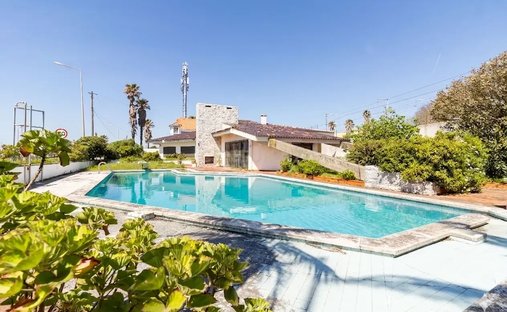 Villa in Carcavelos e Parede, Lisbon, Portugal 1