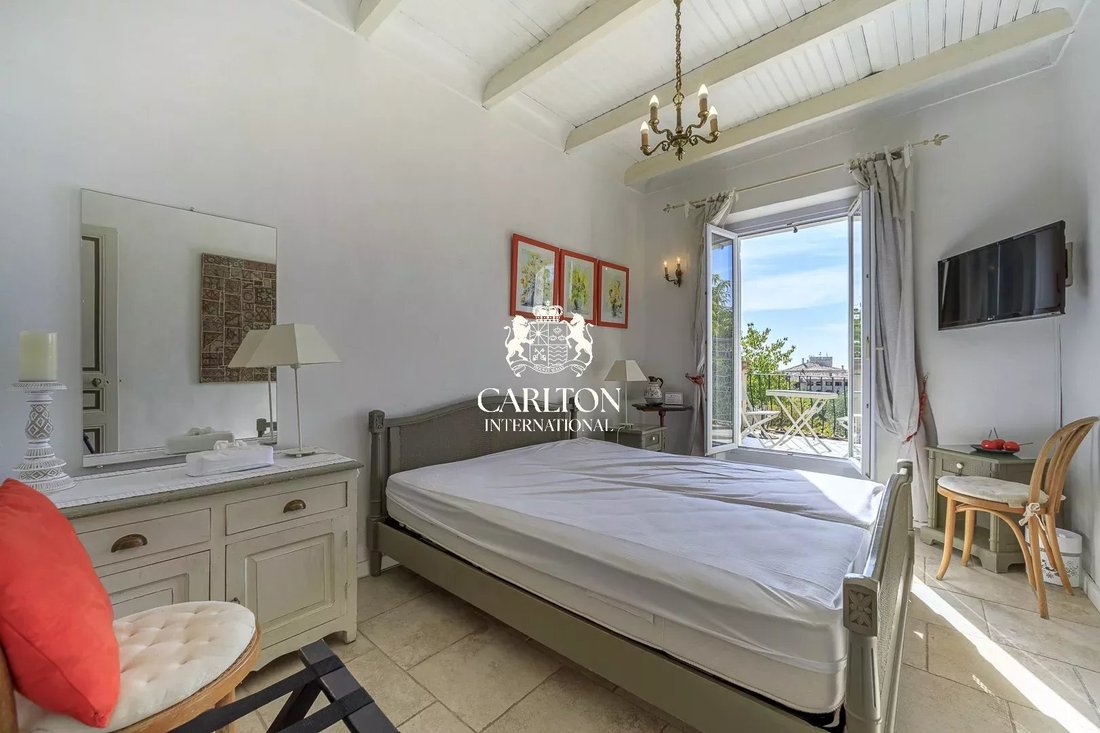 Villa in Tourrettes-sur-Loup, Provence-Alpes-Côte d'Azur, France 4 - 17676932