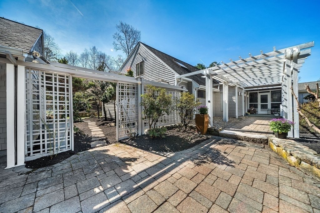 House in Weston, Massachusetts, United States 3 - 17668442