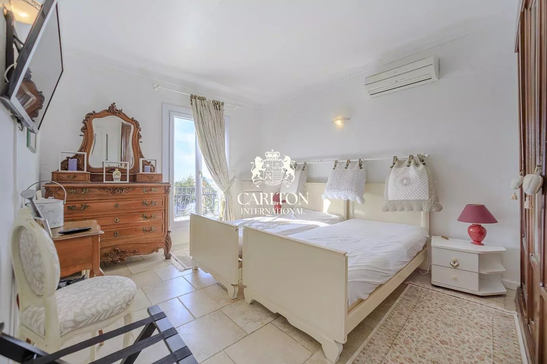 Villa in Tourrettes-sur-Loup, Provence-Alpes-Côte d'Azur, France 5 - 17676932