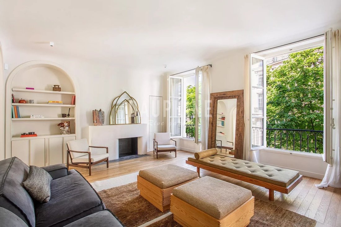 Apartment in Paris 8e Arrondissement, Paris, France 1 - 17676883