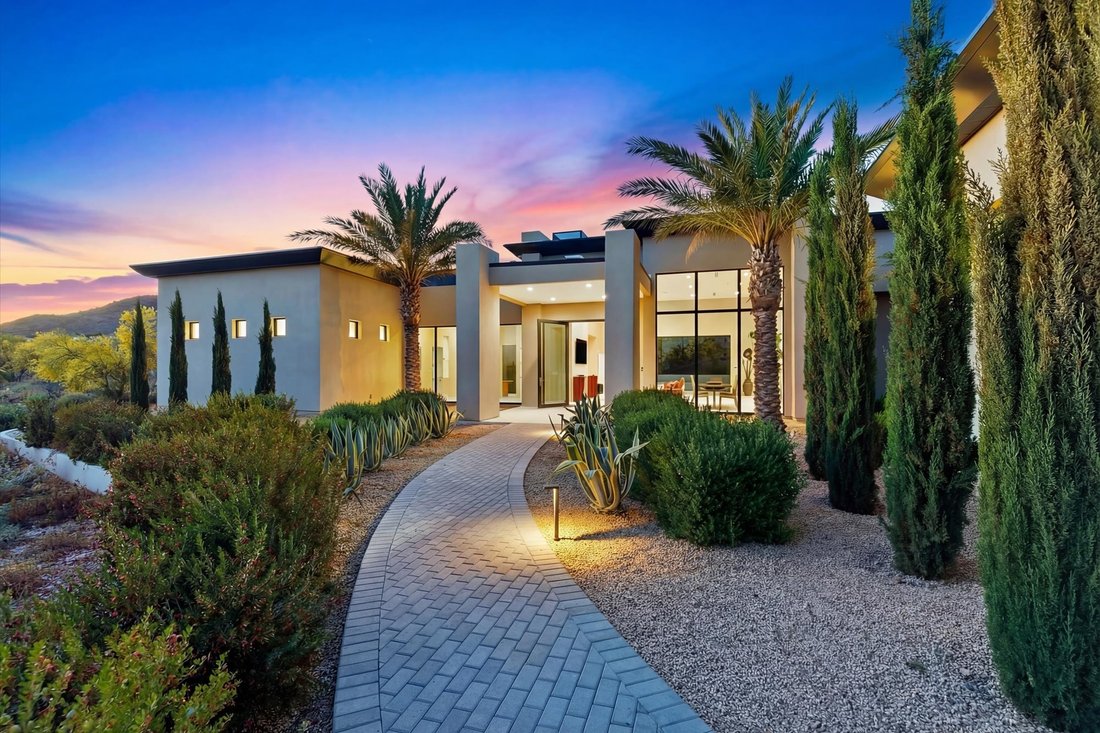 Carefree, Arizona, United States 2 - 17677243