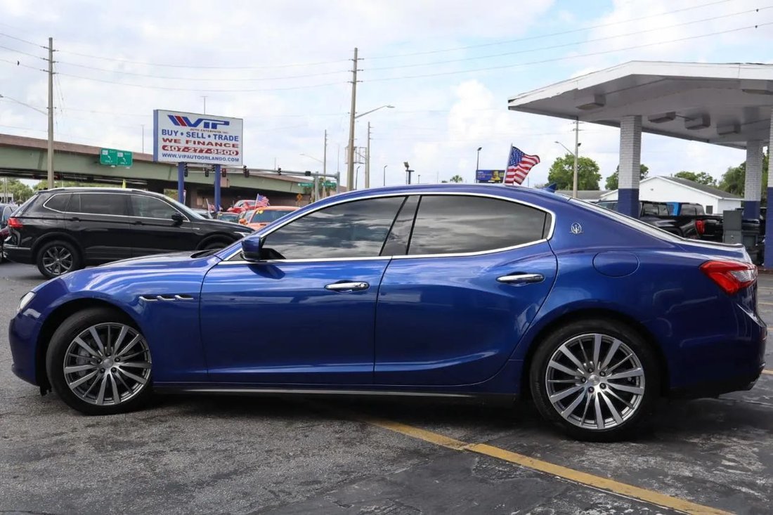 Sedan in Orlando, FL, United States 5 - 17677371