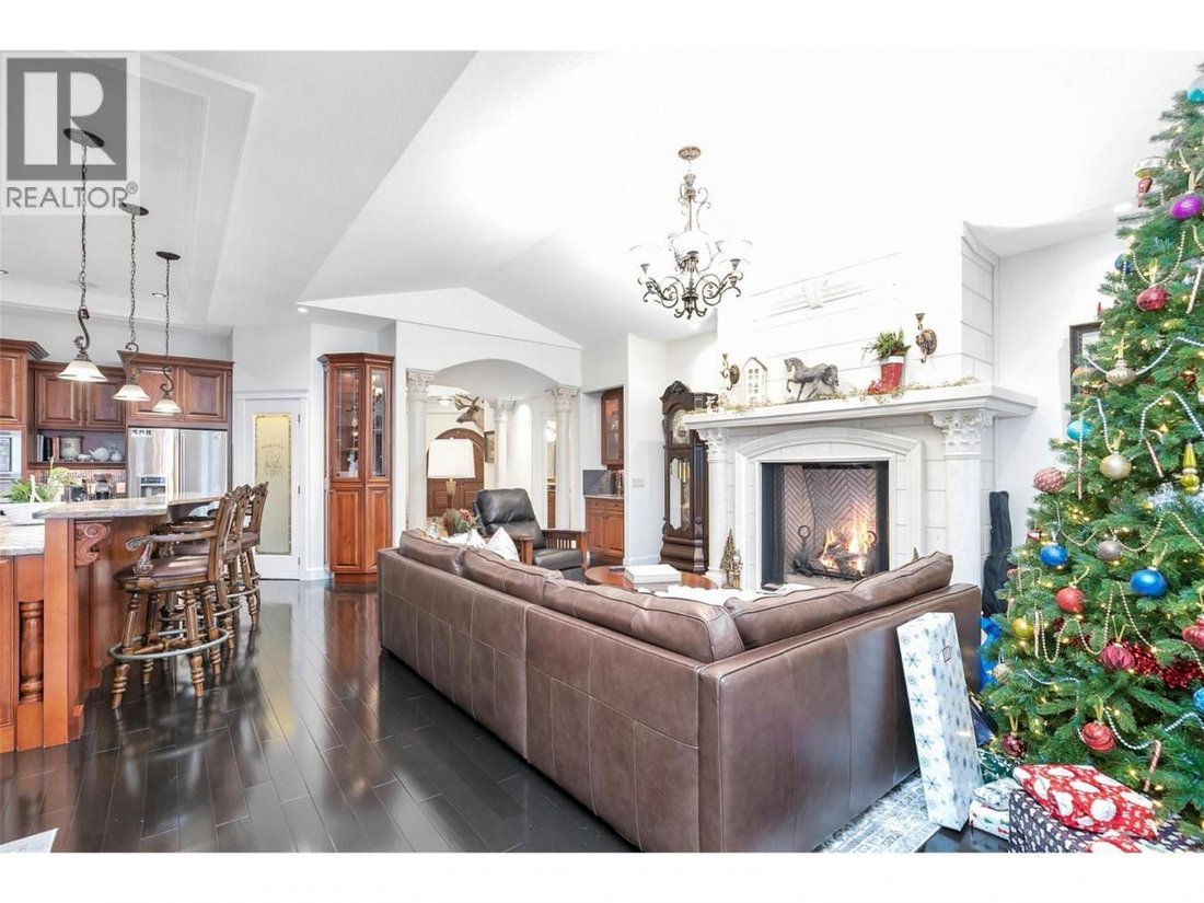 House in Kelowna, British Columbia, Canada 5 - 17676874