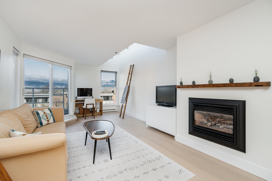 Villa in Vancouver, British Columbia, Canada 3 - 17677100