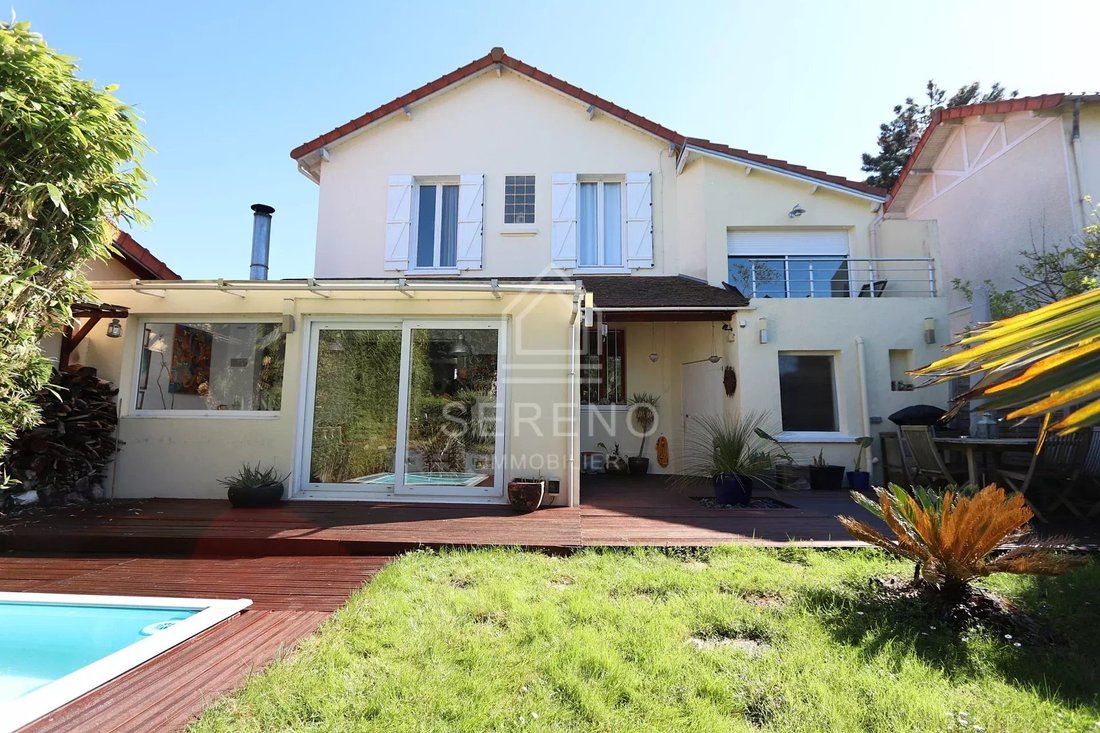 House in Bord de Marne, Champs-sur-Marne, France 1 - 17676804