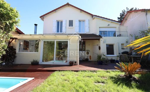 House in Bord de Marne, Champs-sur-Marne, France 1
