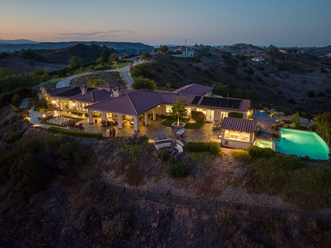 Temecula, California, United States 1 - 17676772