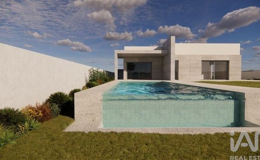 Townhouse in Alcabideche, Lisbon, Portugal 1