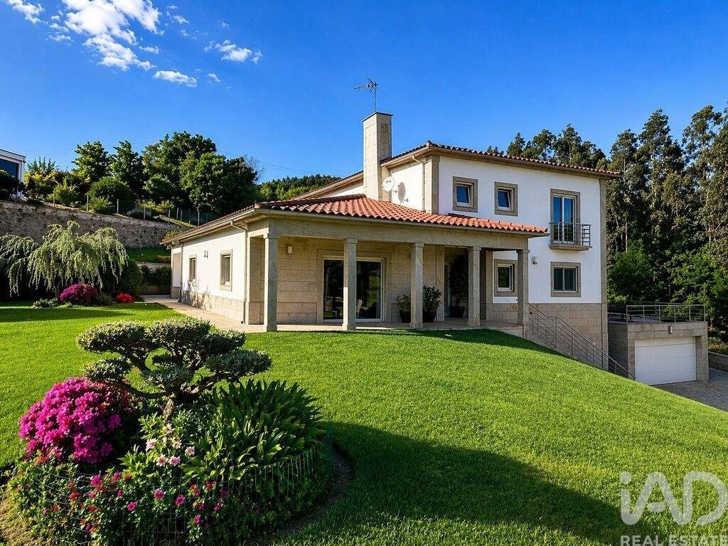 Townhouse in Arcos de Valdevez (Salvador), Vila Fonche e Parada, Viana do Castelo District, Portugal 1 - 17677369
