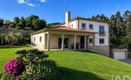 Townhouse in Arcos de Valdevez (Salvador), Vila Fonche e Parada, Viana do Castelo District, Portugal 1