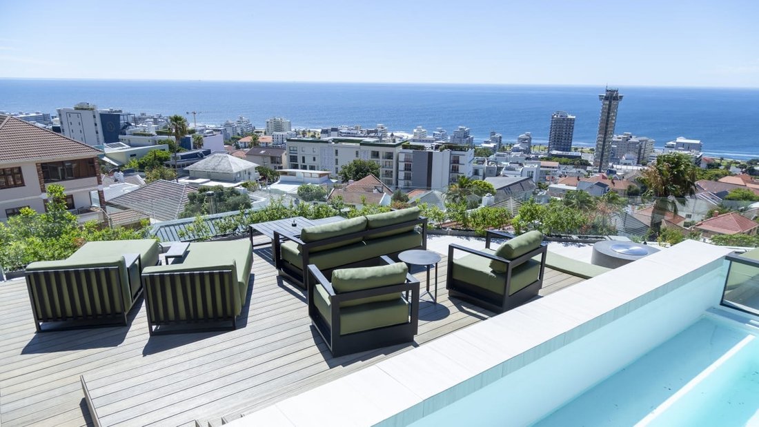 Estate in Green Point, Cape Town, South Africa 1 - 17677310