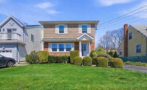 House in Albertson, New York, United States 1