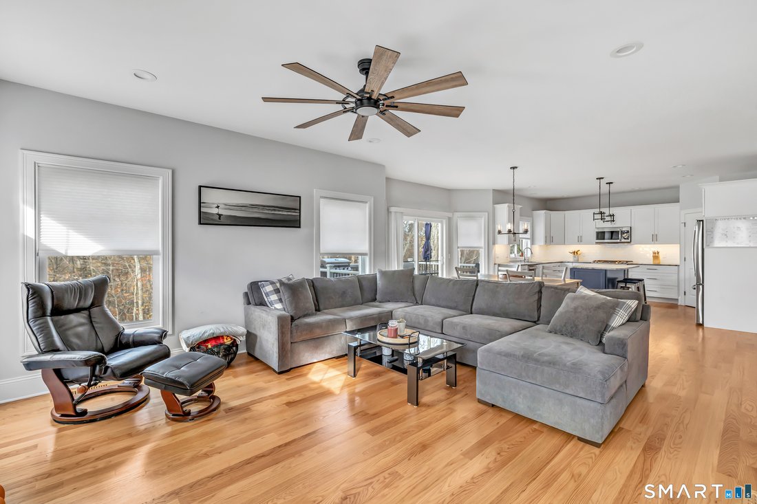 House in Shelton, Connecticut, United States 5 - 17678771