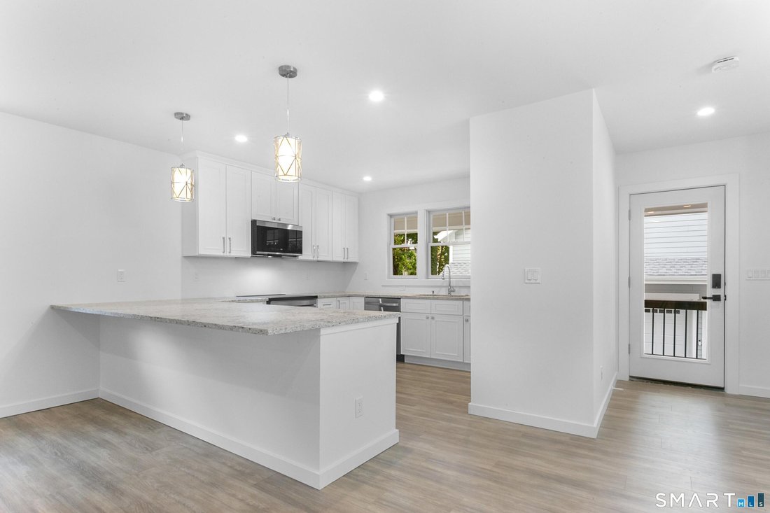 House in Bridgeport, Connecticut, United States 4 - 17678235