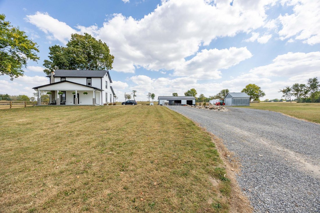 House in Bellefontaine, Ohio, United States 2 - 17679445