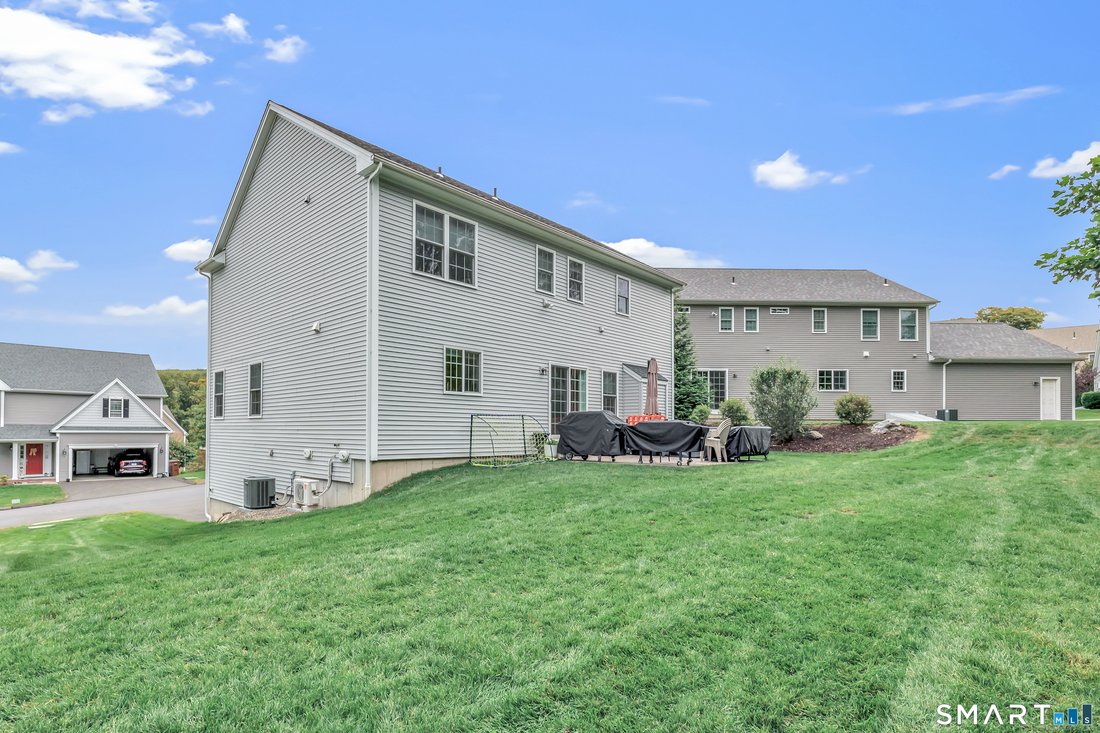 House in Shelton, Connecticut, United States 2 - 17677875